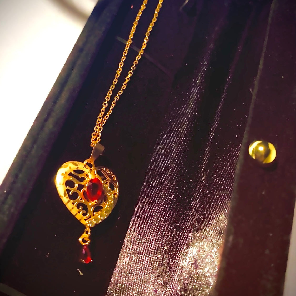 HEART NECKLACE WITH BOX